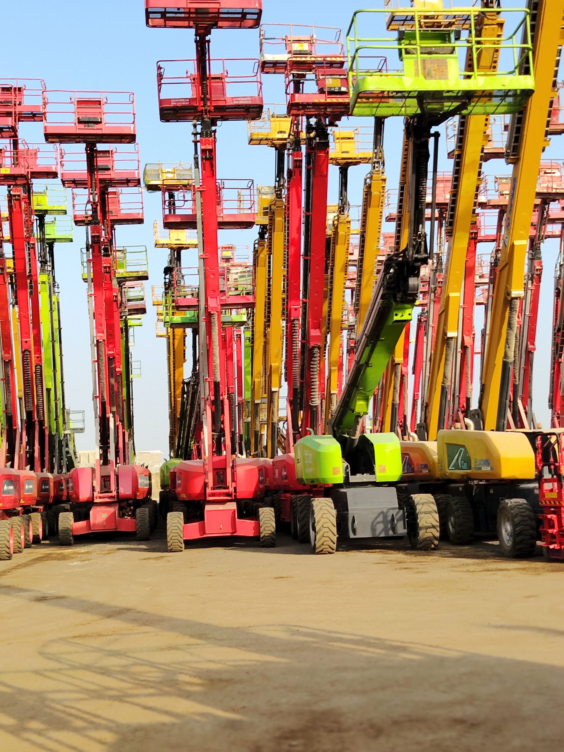 سيزرلفت ومان لفت ورافعات شوكيه وتيليهندلر جي سي بي