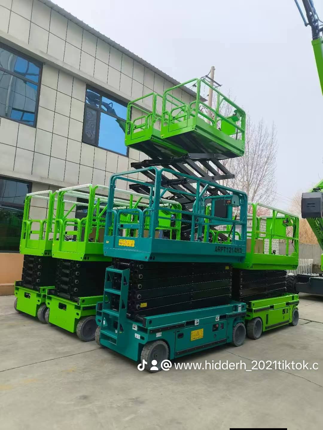 رافعات الشموخ المتقدمة لتاجير المعدات