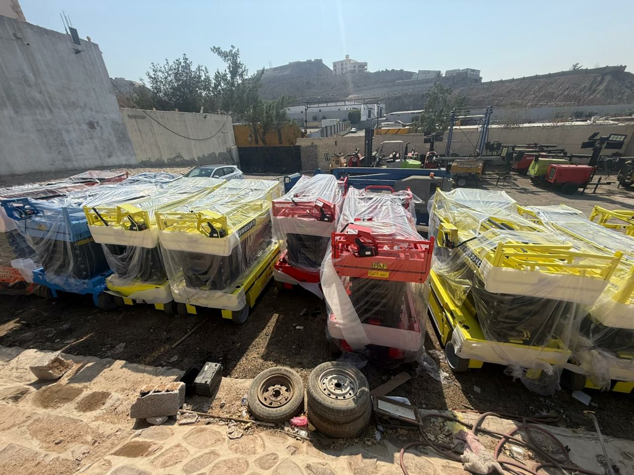 سيزر لفت 12متر للإيجار في الدمام – Scissor lift