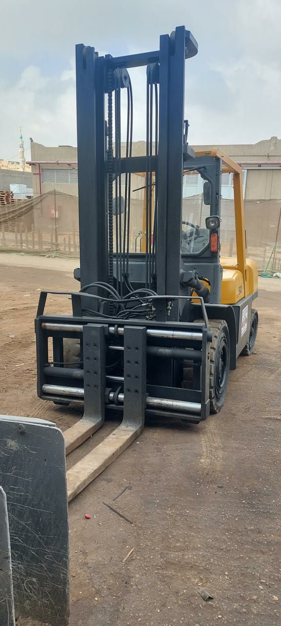 رافعة شوكية 1طن 2طن للايجار في الرياض الدمام