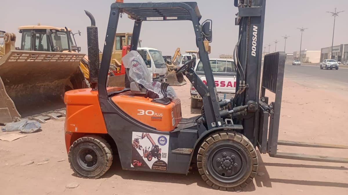 Forklift for rental in Dammam 1ton 2ton 3ton