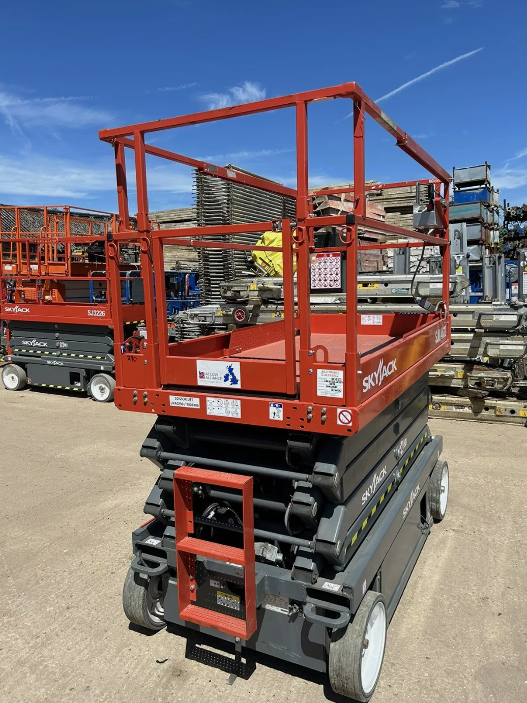 سيزر لفت للايجار في جدة – 12متر 10متر 14متر كهرباء