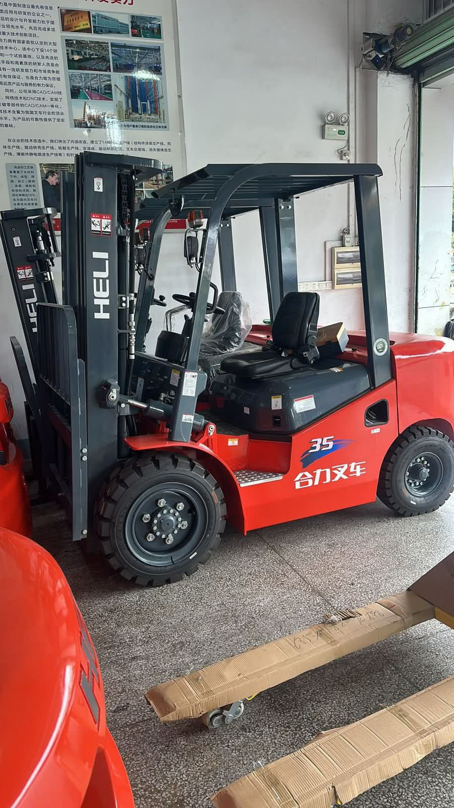 تاجير رافعات شوكية فوركلفت للايجار في الدمام – 5طن