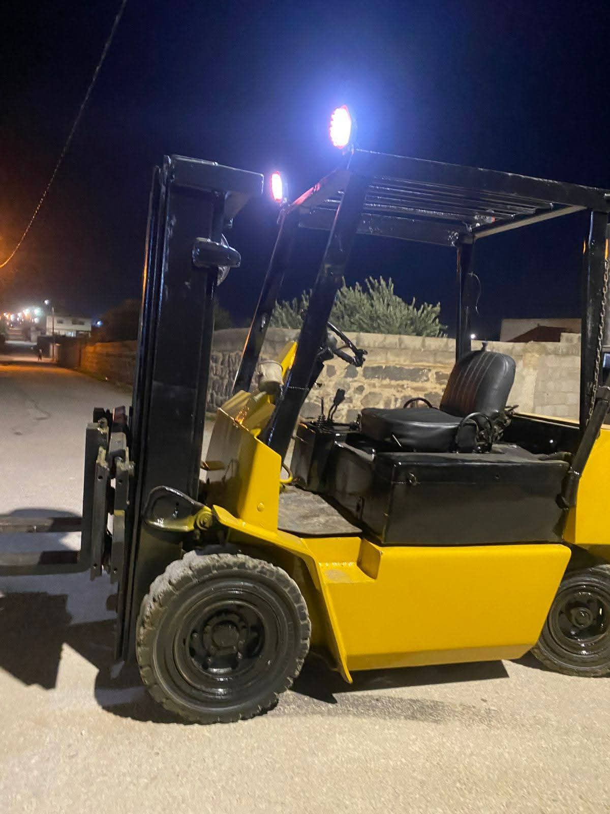 فوركلفت للايجار في الرياض – سفتي كامل شركة تاج الم