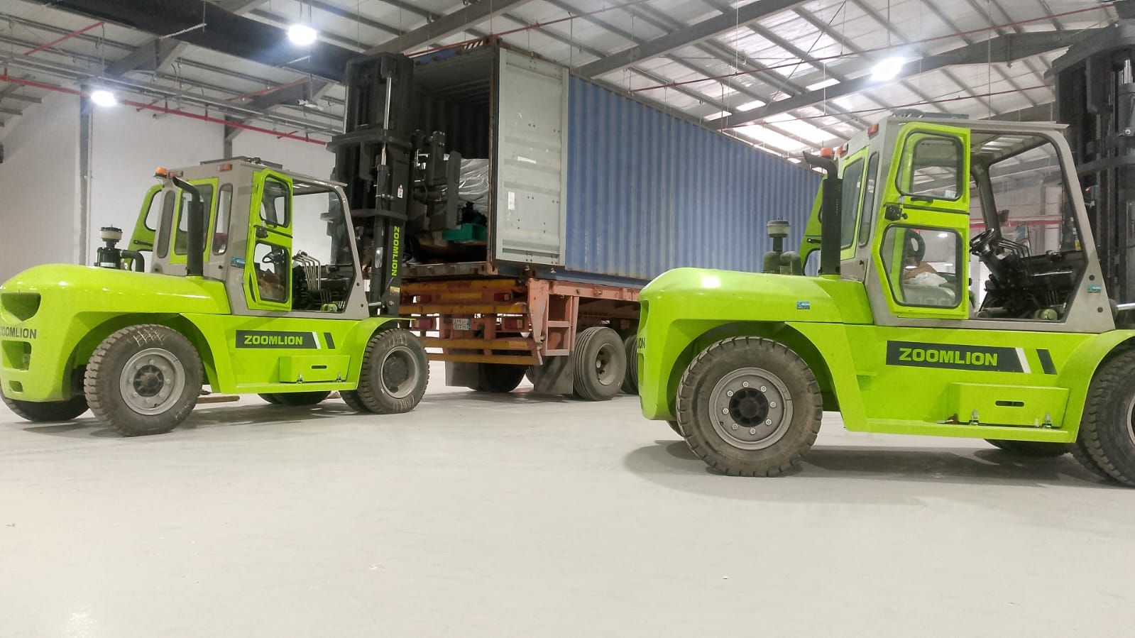 مان لفت وسيزر لفت ورافعات شوكيه وكرينات وجي سي بي