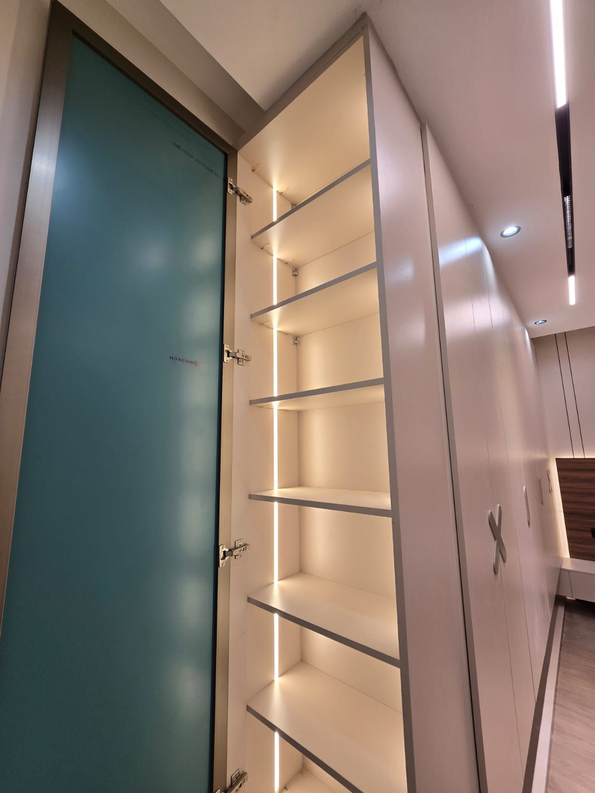 تفصيل غرف نوم وخزائن وديكورات ومجالس 0510102274