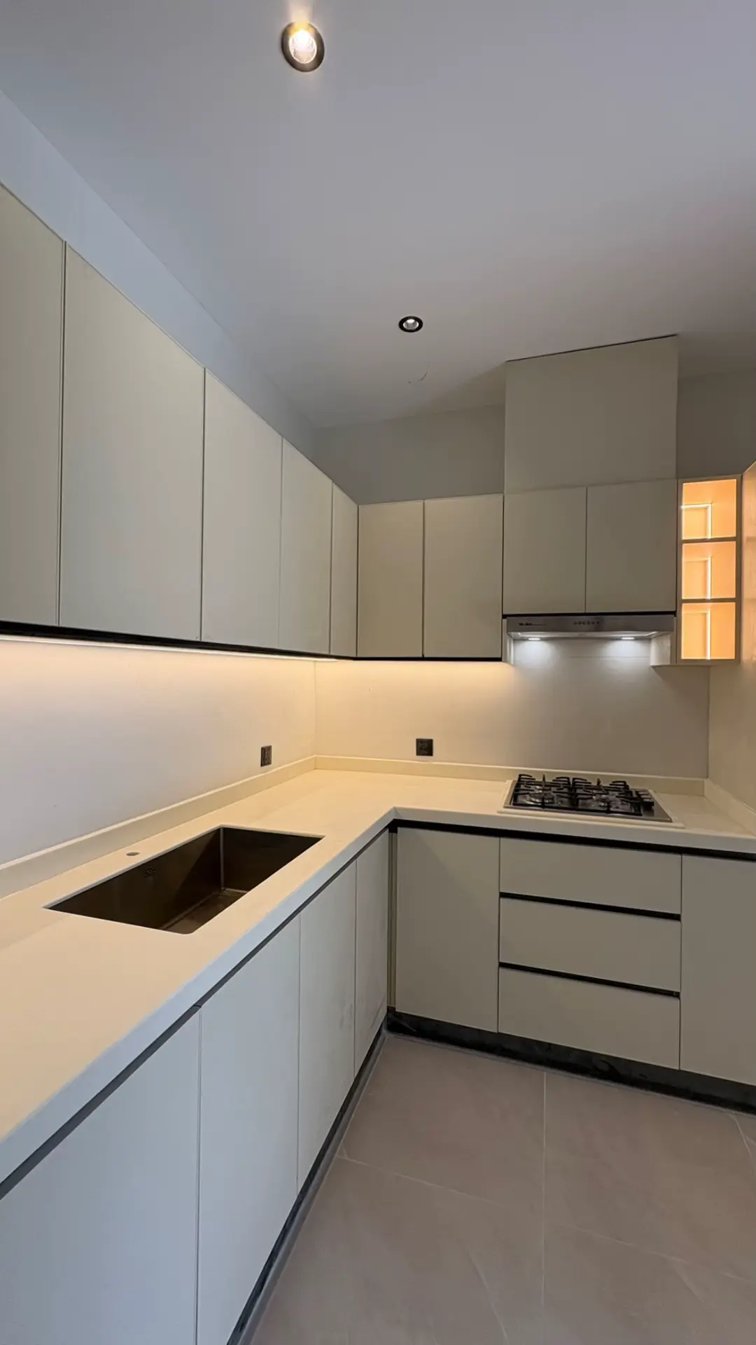 تفصيل وصيانة مطابخ الالمنيوم والرخام فك تركيب قص ت