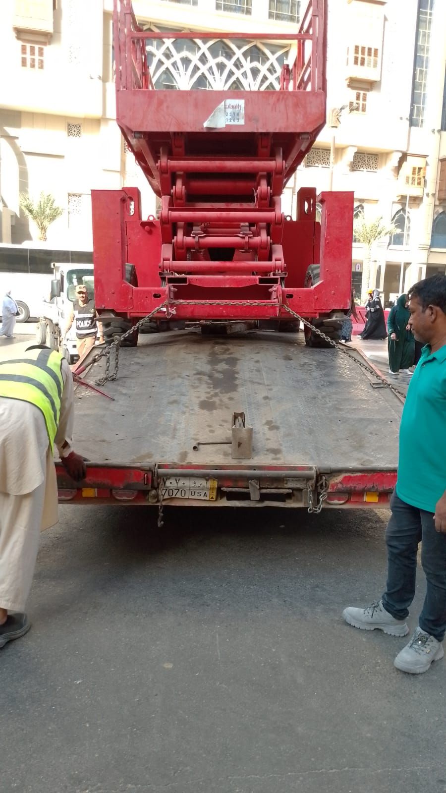 سيزرلفت ومان لفت ورافعات شوكيه وتيليهندلر جي سي بي