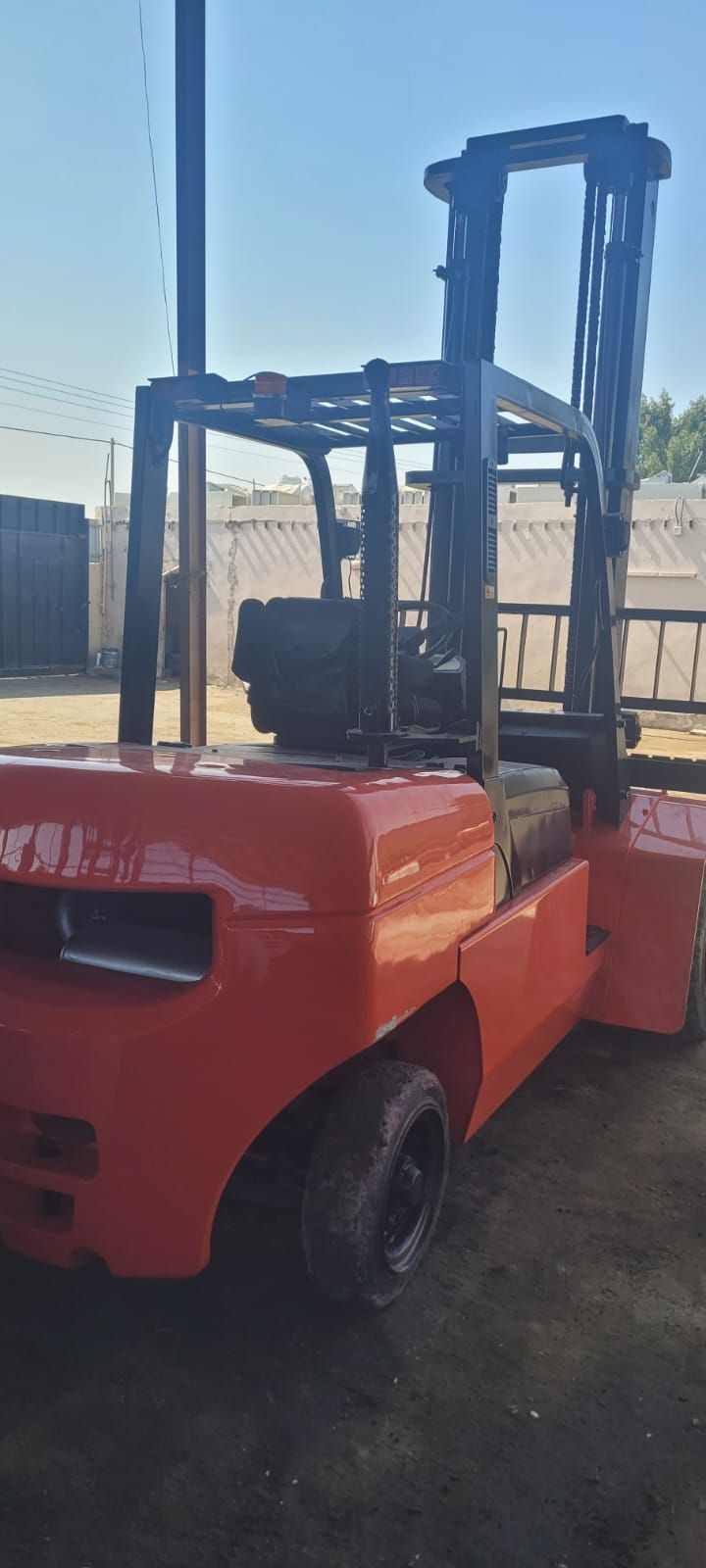 سيزر لفت ومان لفت ورافعات شوكيه وكرينات وجي سي بي