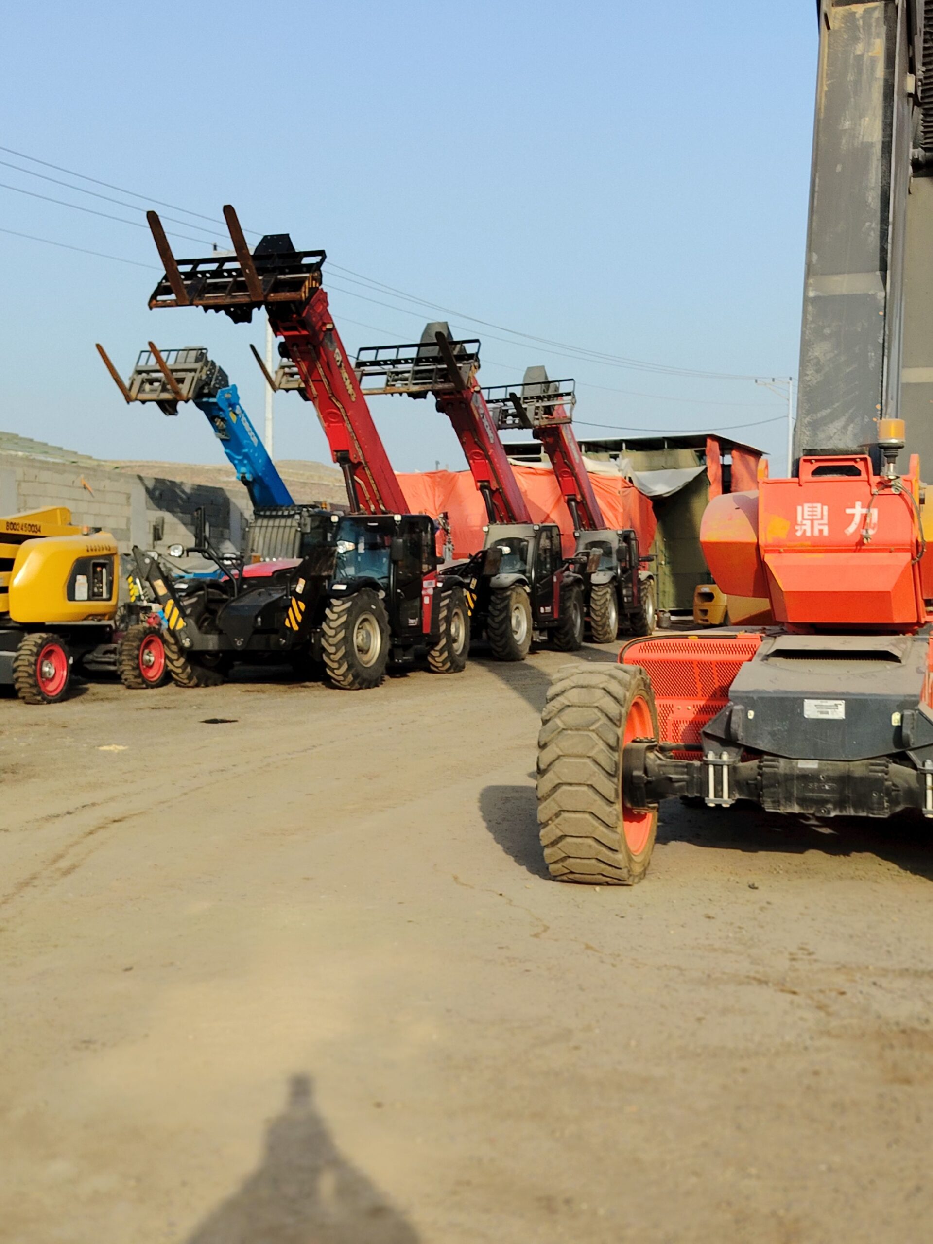 سيزرلفت ومان لفت ورافعات شوكيه وتيليهندلر جي سي بي