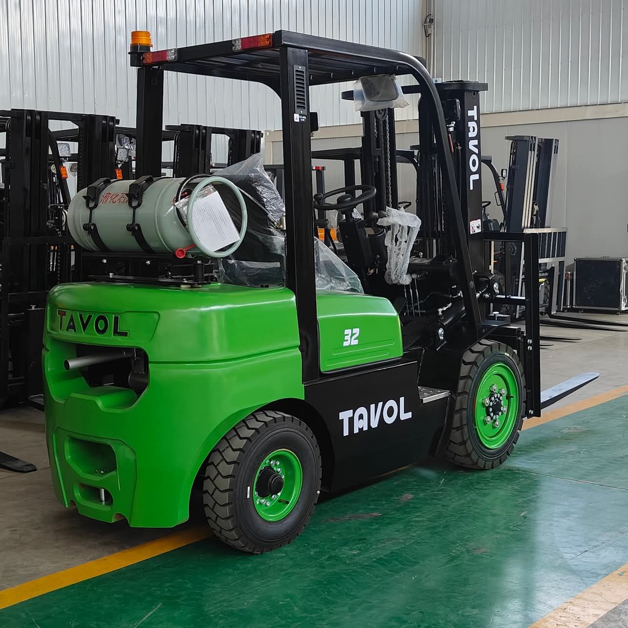 سيزر لفت ومان لفت ورافعات شوكيه وتيليهندلر جي سي ب