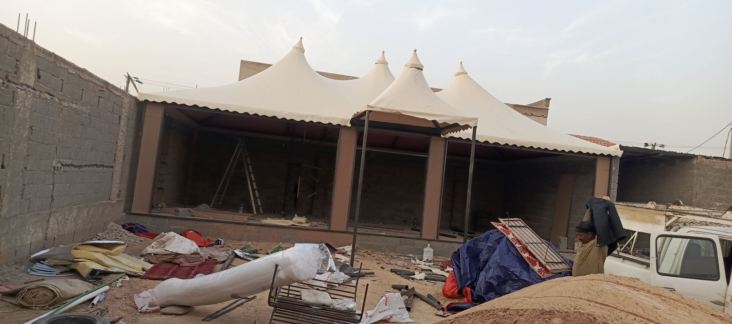 تفاصيل الخيام مظلات سواتر