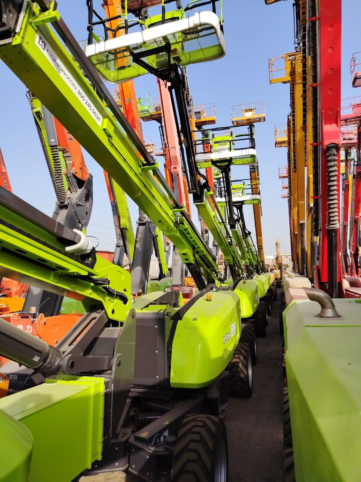 سيزر لفت ومان لفت ورافعات شوكيه وتيليهندلر جي سي ب