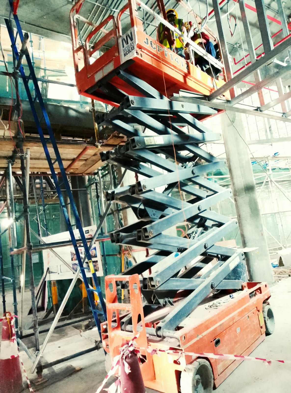 Scissor lift 14meter 12meter for rental in Jeddah