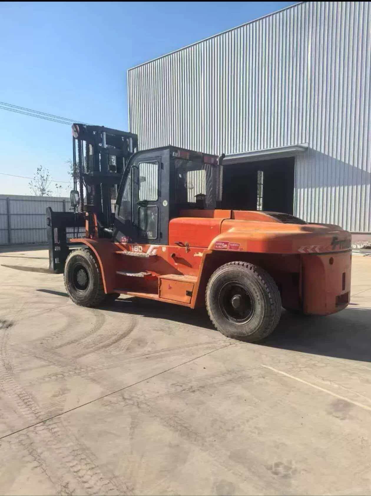 فوركلفت للايجار في الرياض – سفتي كامل شركة تاج الم