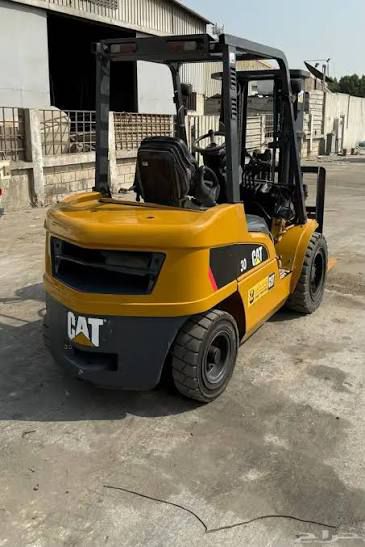 تاجير فور كلفت رافعات شوكية