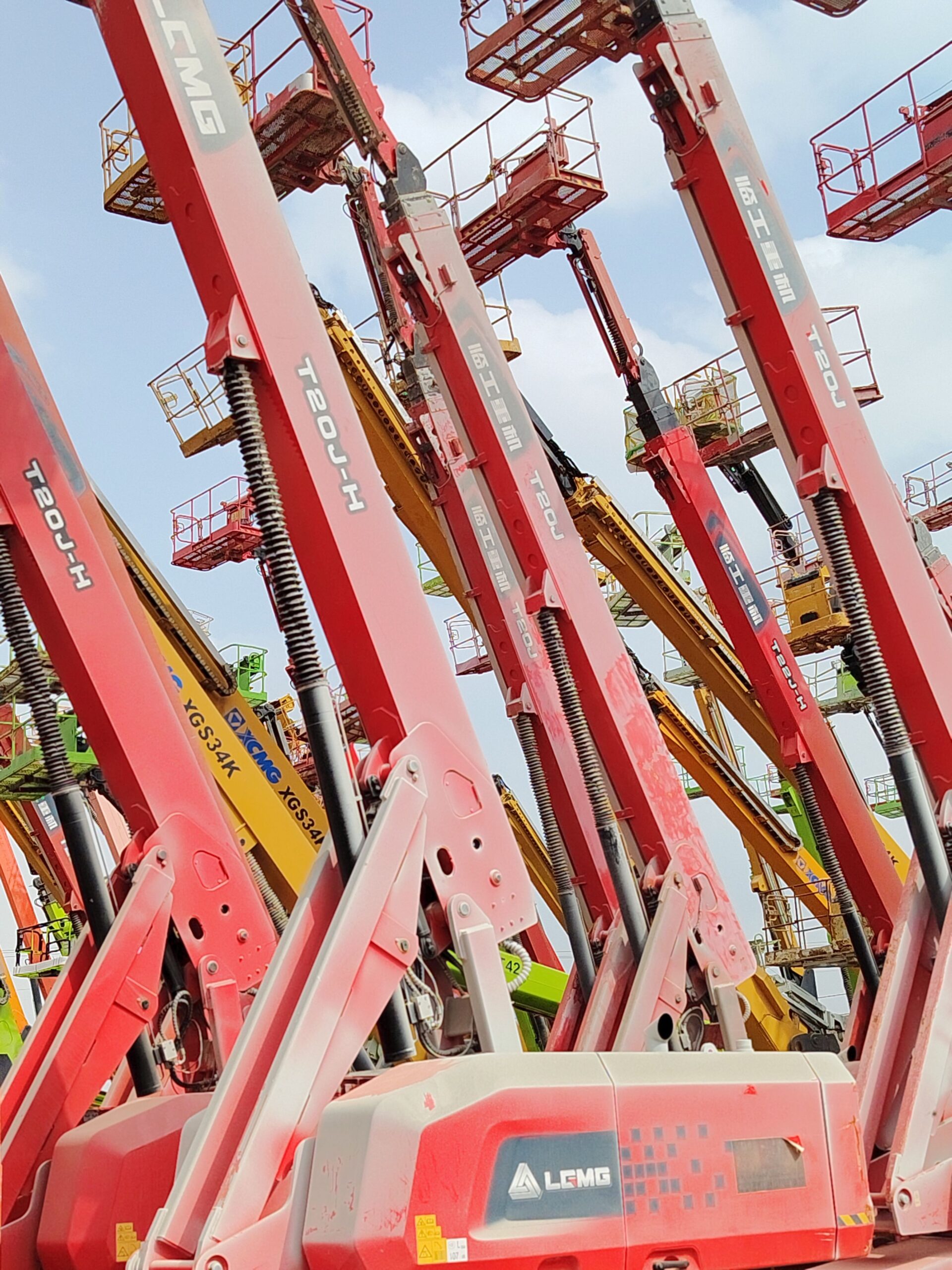 سيزر لفت للايجار، مان لفت للايجار، فوركلفت وكرينات