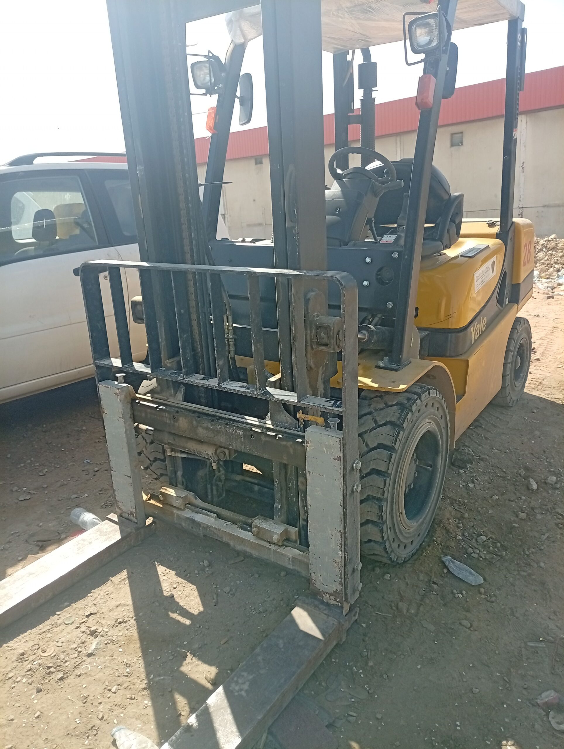 رافعات شوكية فور كلفت للايجار