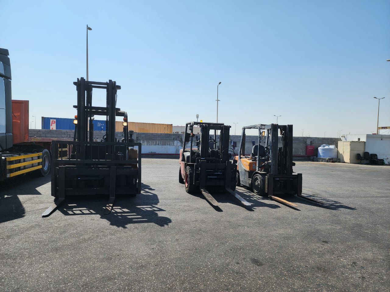 رافعات شوكية سيزر لفت للإيجار في الدمام الرياض جدة