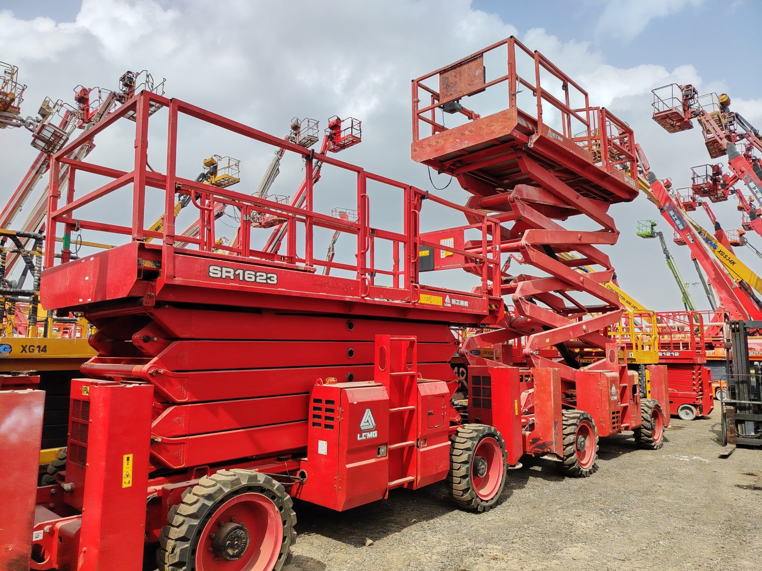 سيزر لفت للايجار مان لفت للايجار رافعه شوكيه ومقصي