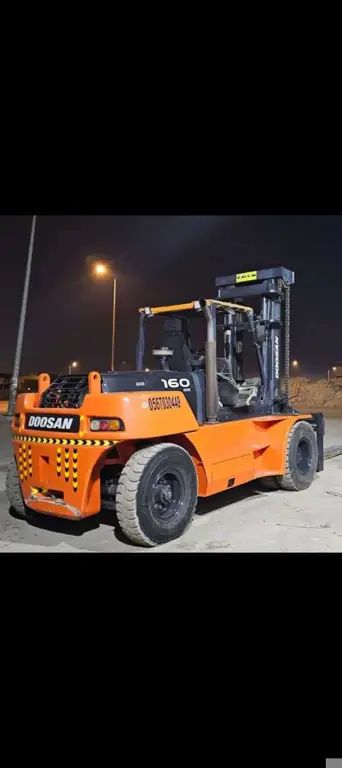 تاجير فور كلفت رافعات شوكية