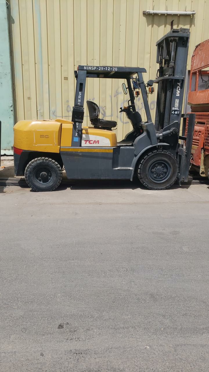 فوركلفت رافعات شوكيه للايجار 1.5طن2.5طن3طن5طن7طن10