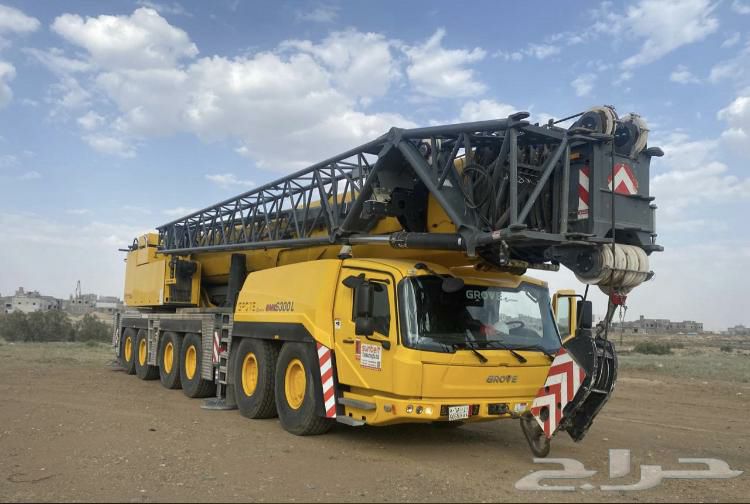 Manlift Scissor Lift Crane Forklift rental Dammam