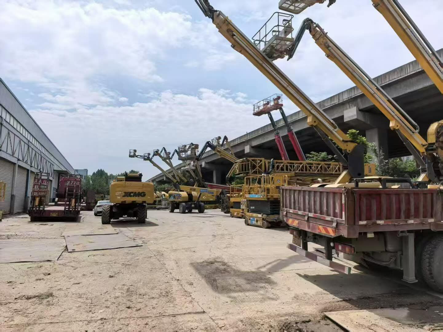 سيزر لفت للإيجار مان لفت للإيجار فوركفلت للايجار ج