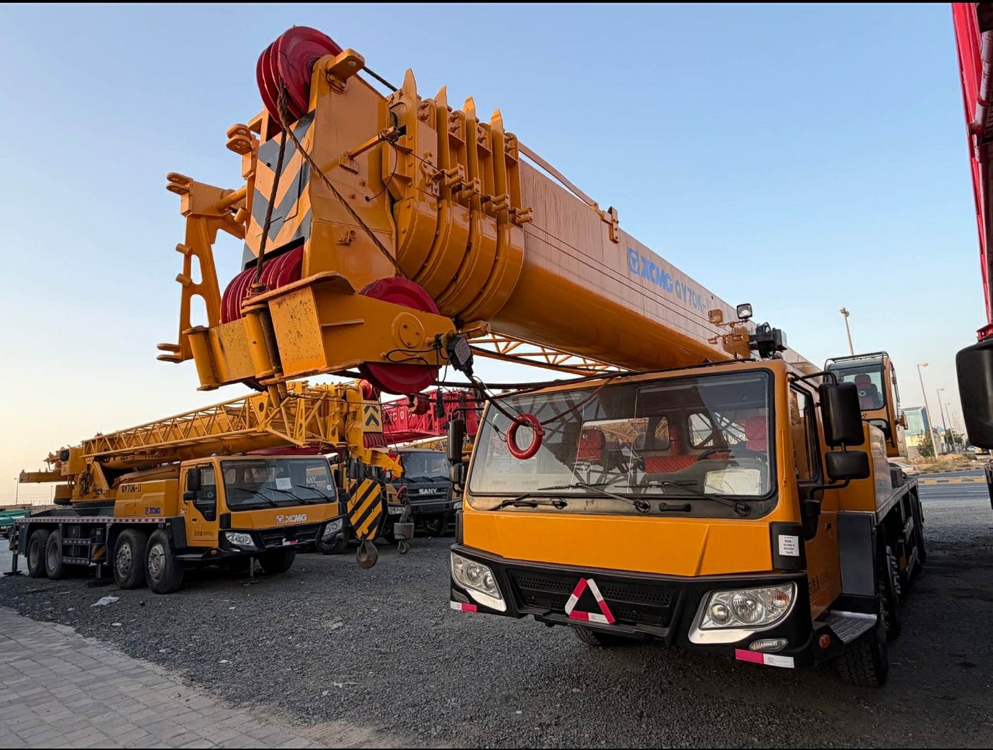 Heavy Mobile Crane Rental 15–200 Ton | Fast Mobili
