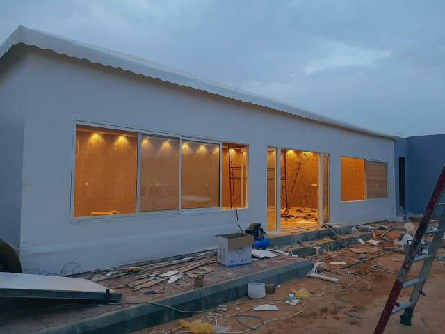 تفاصيل بيت شعر مظلات