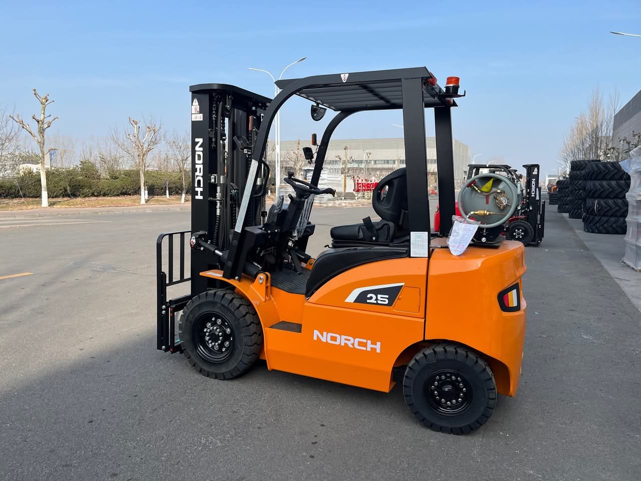 سيزرلفت للايجار، فوركلفت للايجار، مان لفت وكرينات