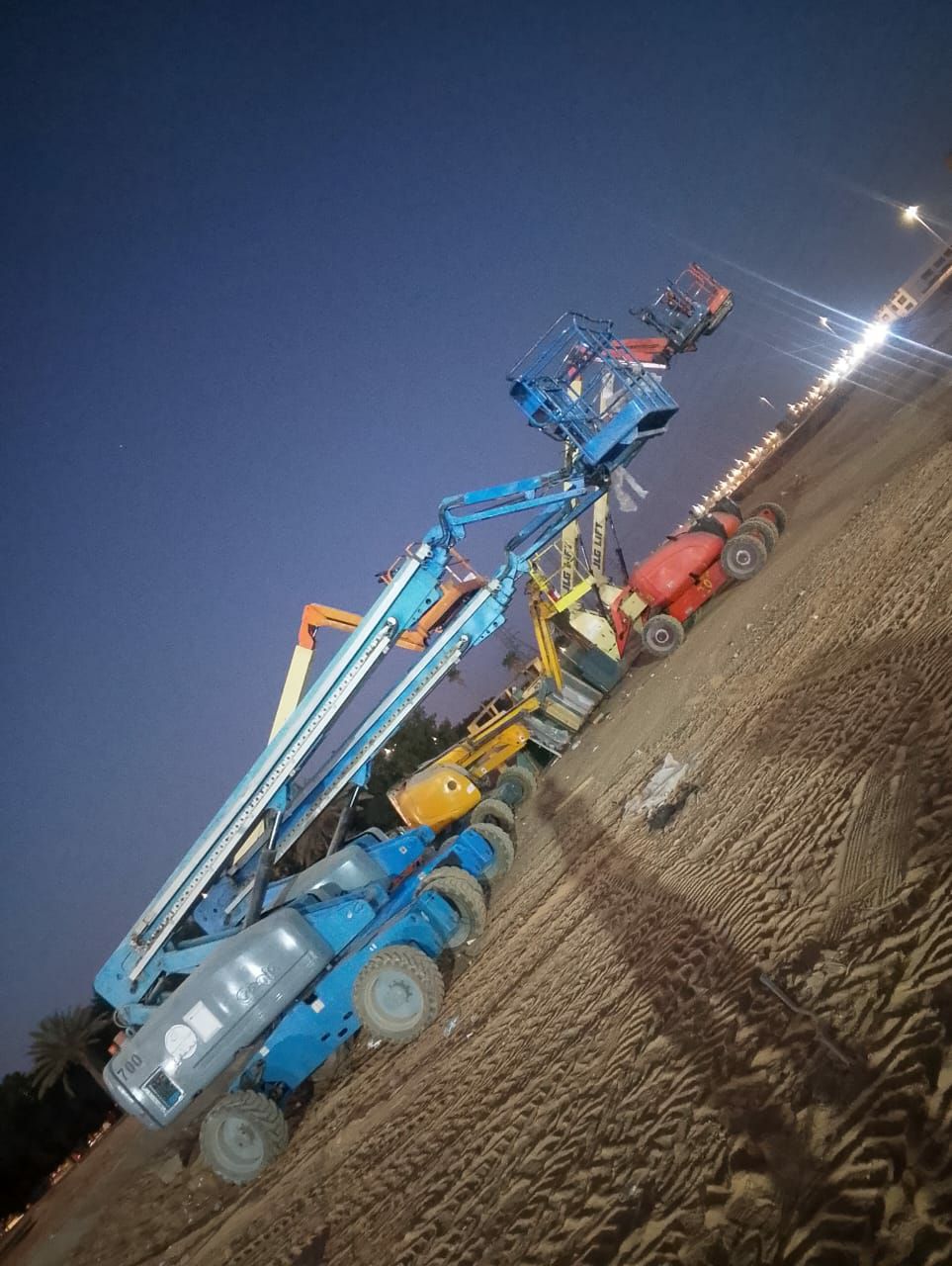 Forklift Manlift scissor lift rental Dammam