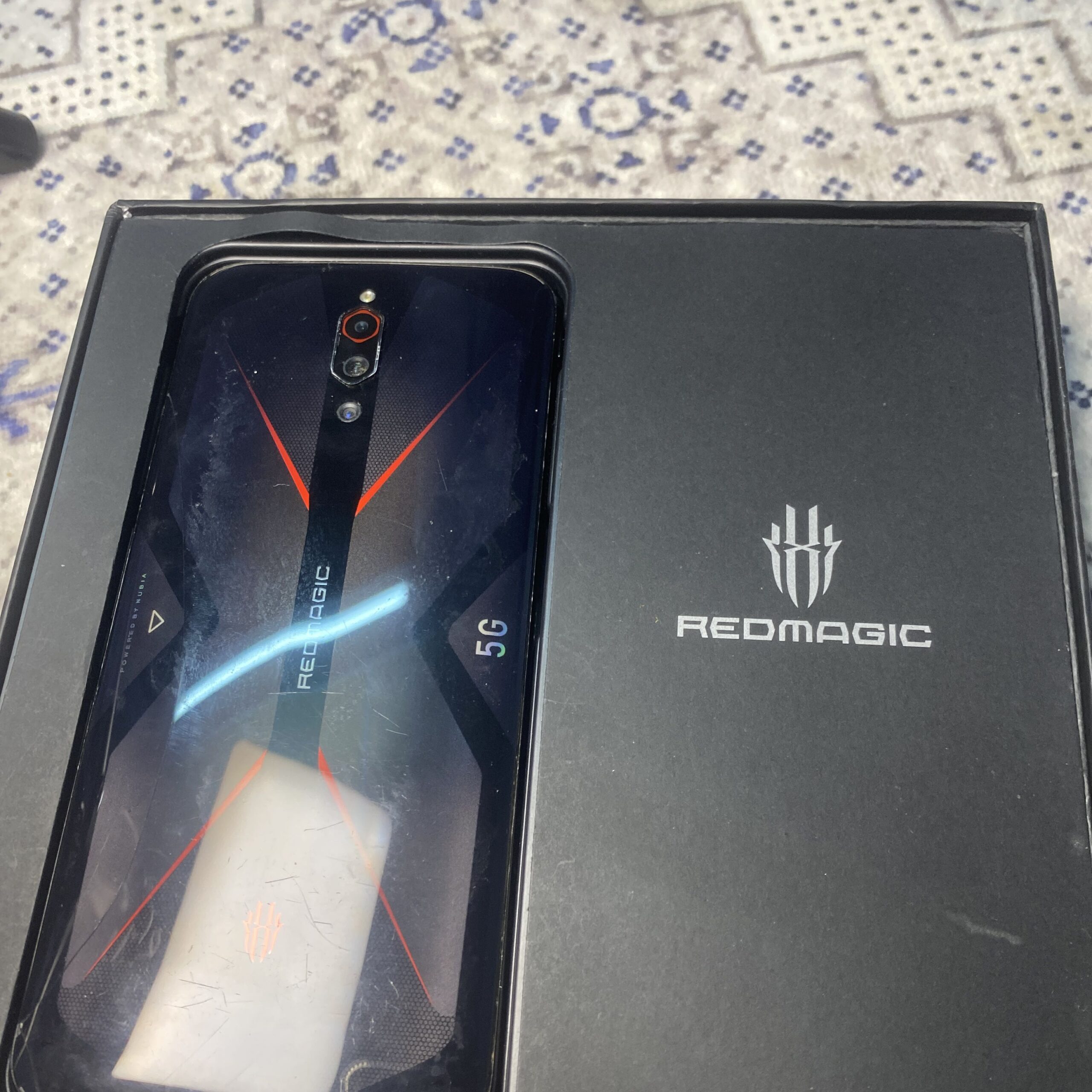 ‏الحائط حائل