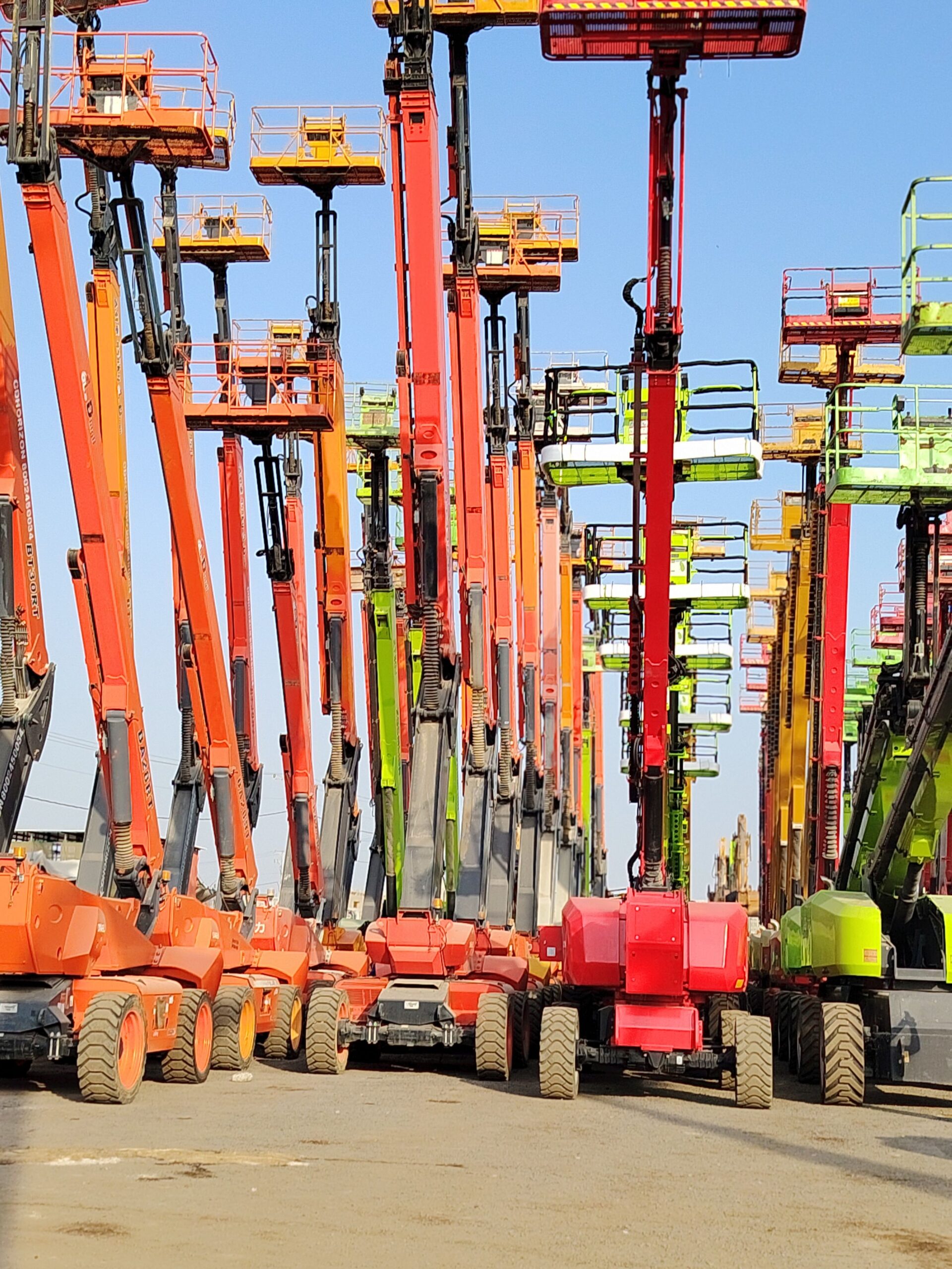 سيزر لفت ومان لفت ورافعات شوكيه وجي سي بي وبوم ترا