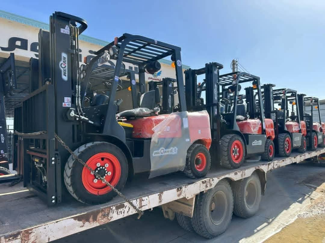 Forklift Manlift scissor lift rental Riyadh