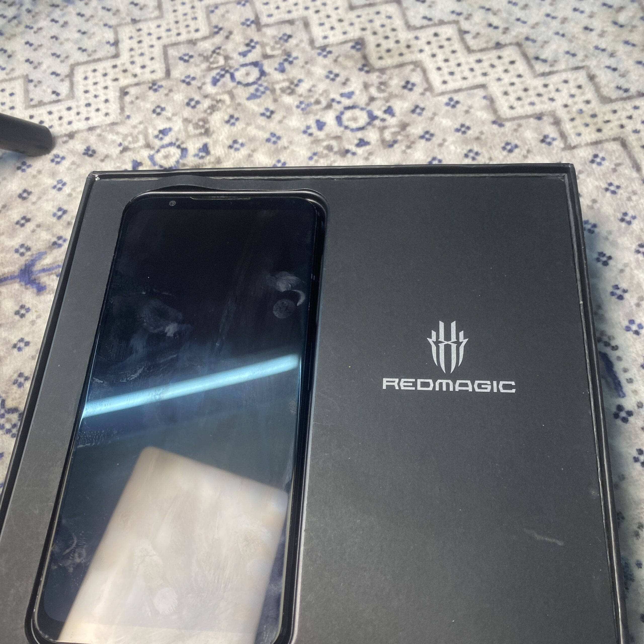 ‏الحائط حائل