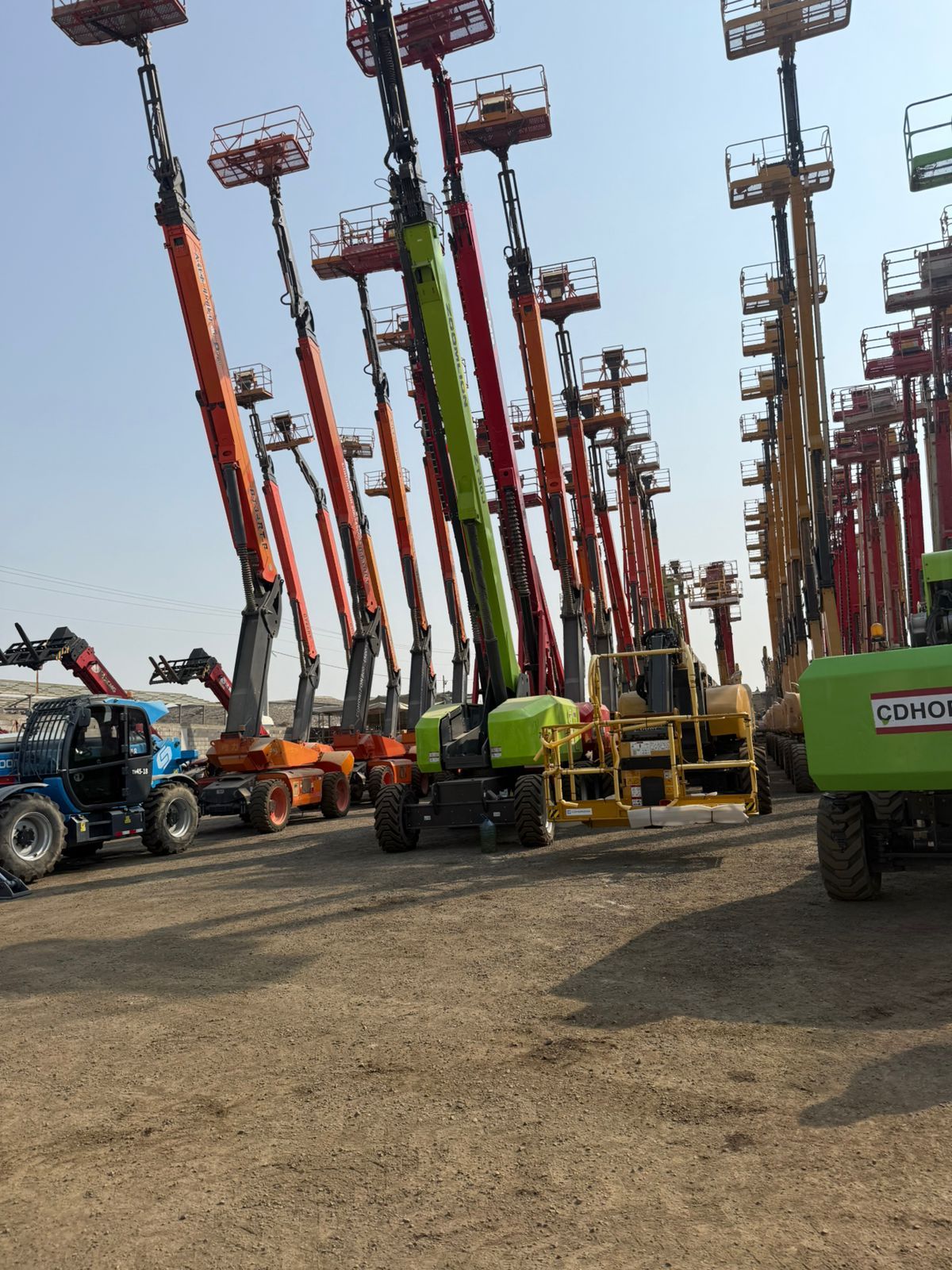 سيزر لفت مان لفت للايجار جميع المقاسات طول وعرض كه