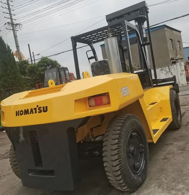 Manlift Forklift Scissor Lift Crane Rental Dammam