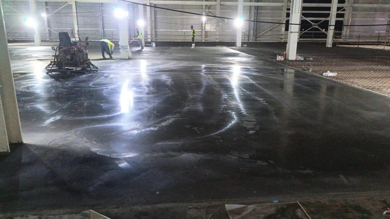 مقاول ناصر خان باکستانی صبات الاضيات الخرسانة صبة