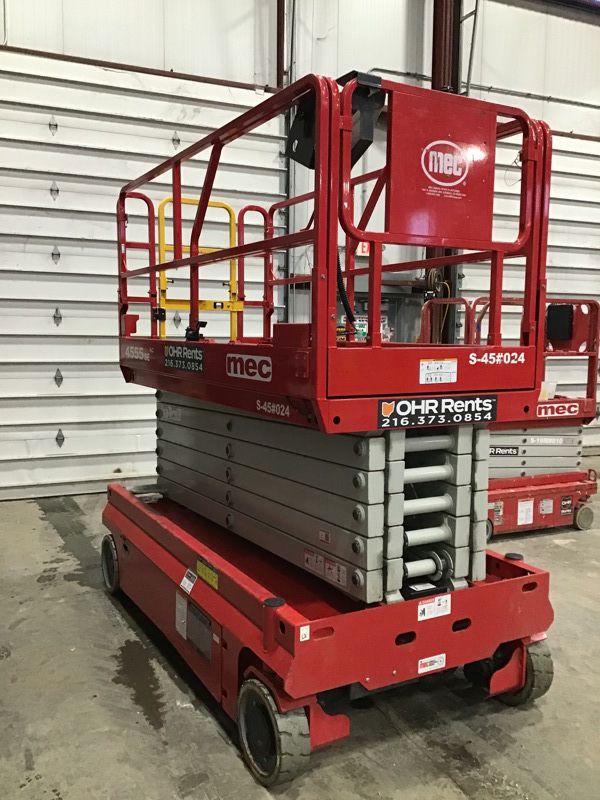 سيزر لفت مان لفت فوركلفت للايجار في الدمام الرياض