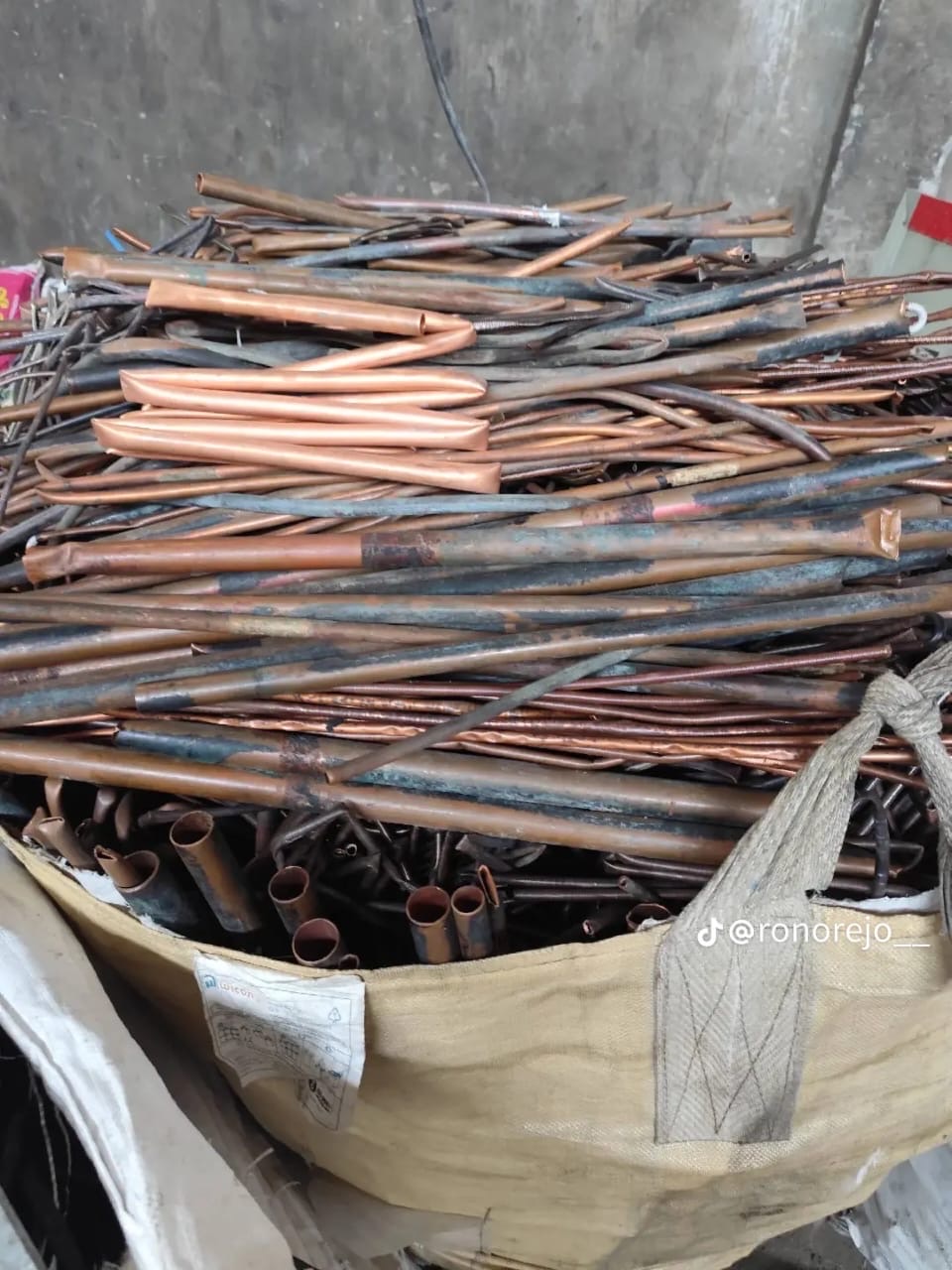 بسم الله الرحمن الرحيم السلام عليكم انا نشتري سكرا