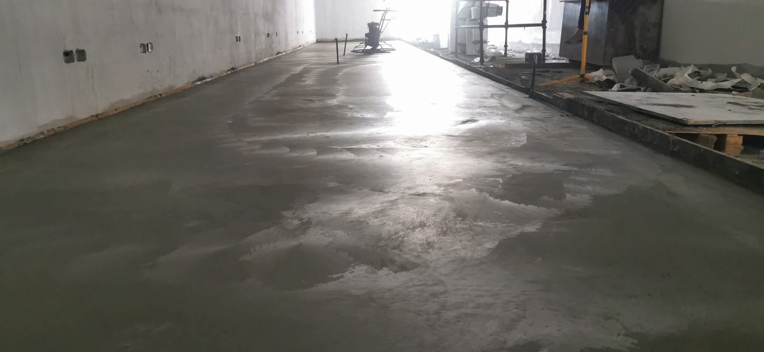 مقاول ناصر خان باکستانی صبات الاضيات الخرسانة صبة