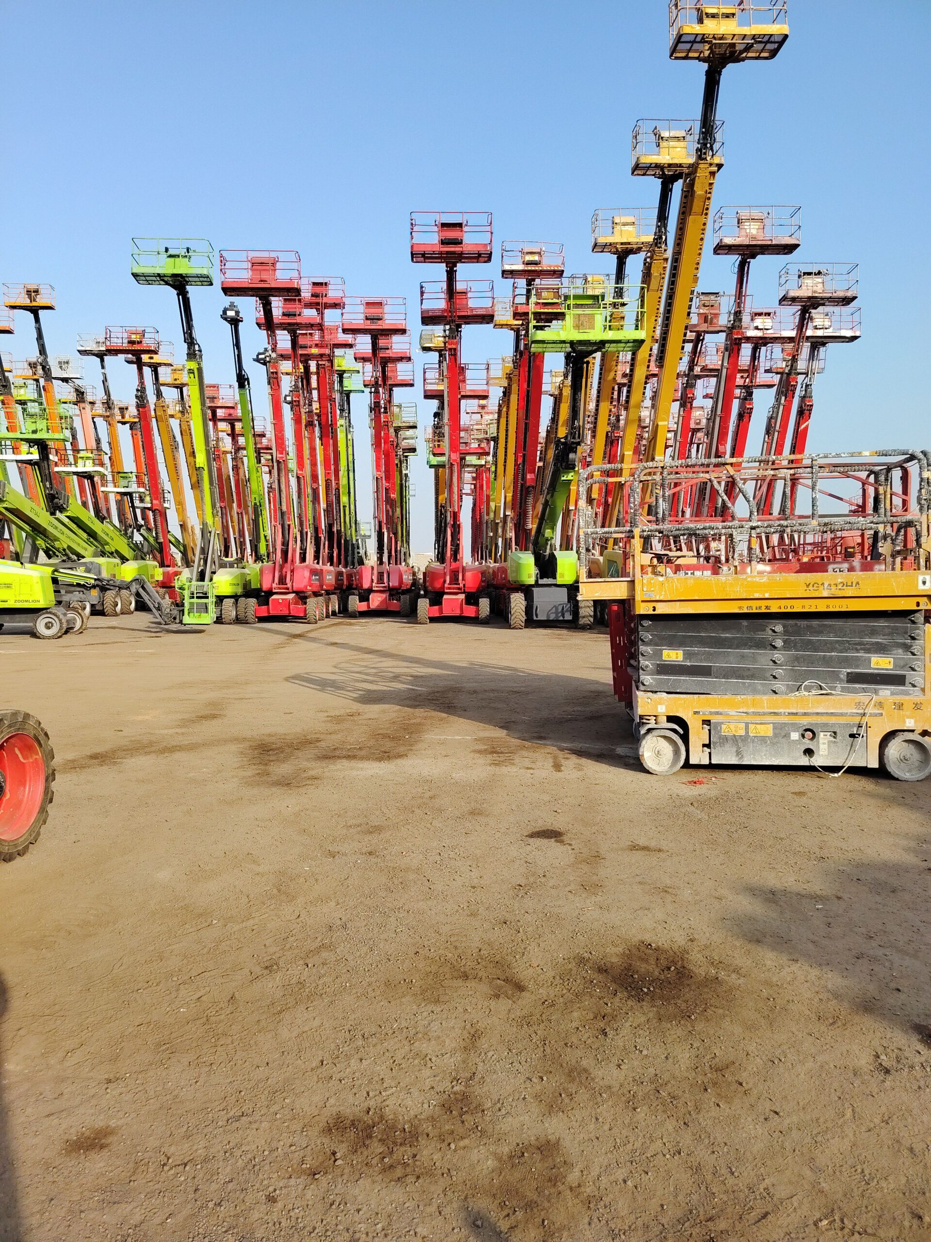 مان لفت وسيزرلفت ورافعات شوكيه وكرينات وتاور لايت