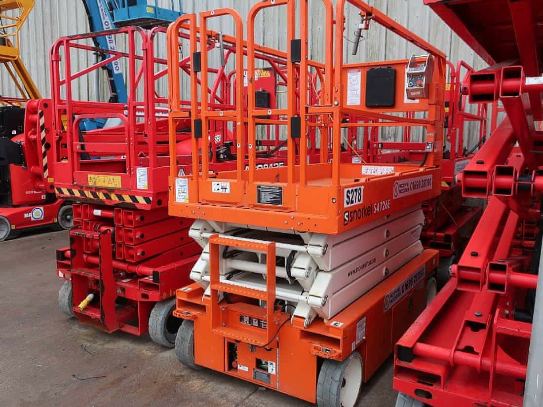 سيزرلفت + فوركلفت + كرينات للايجار في جدة