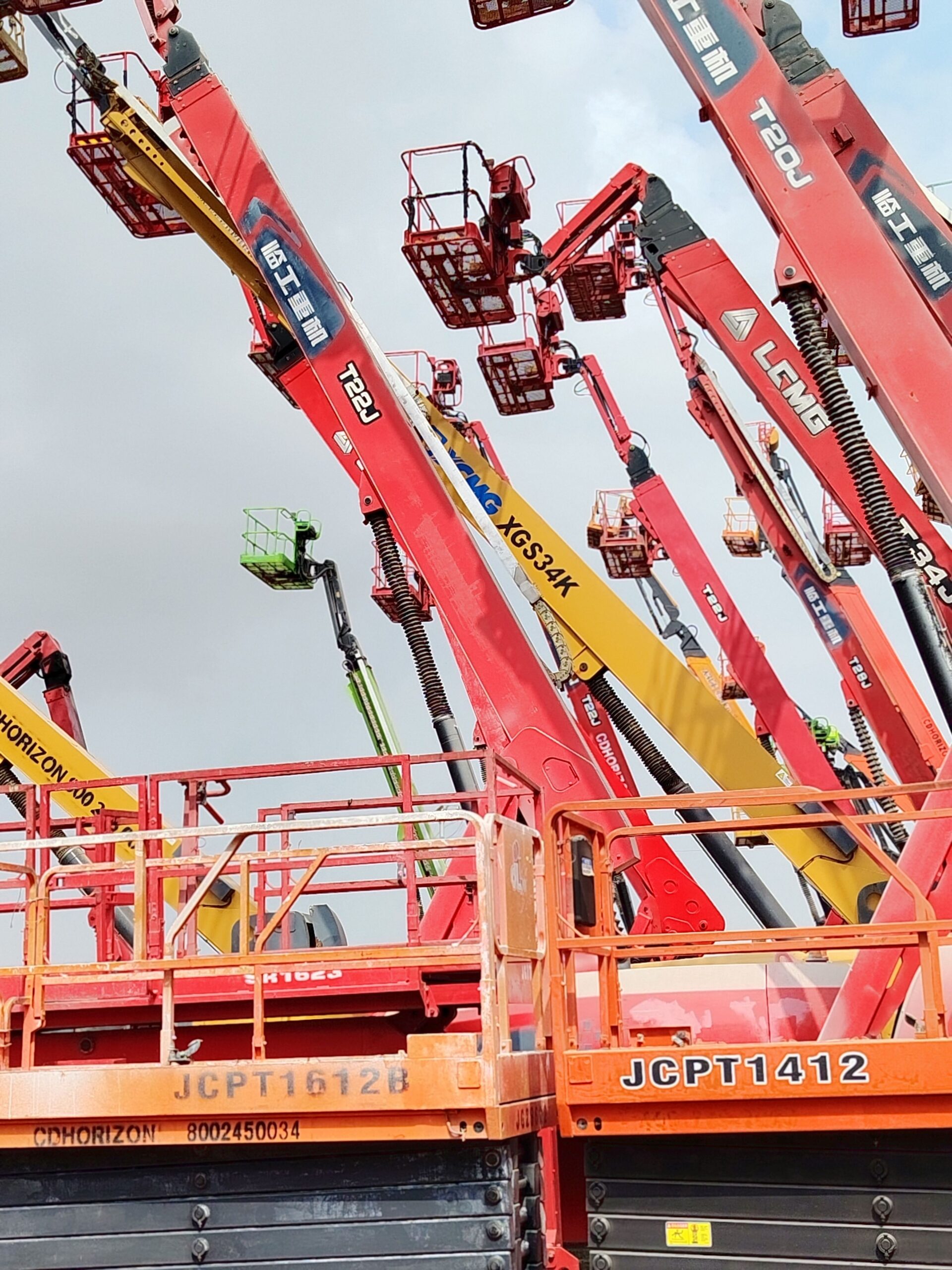 سيزر لفت للايجار، مان لفت للايجار، فوركلفت وكرينات