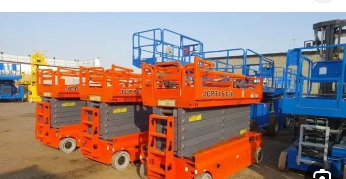 رافعه شوكيه للايجار جي سي بي للايجار سيزر لفت