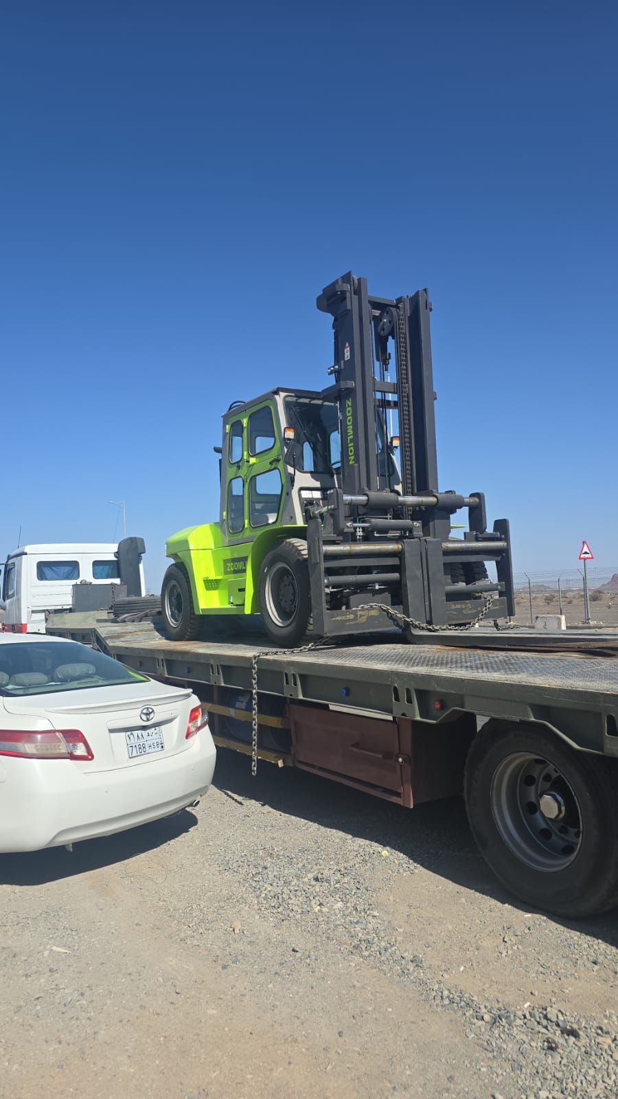 للايجار رافعات شوكية وسيزرات وكرينات في المدينه ال