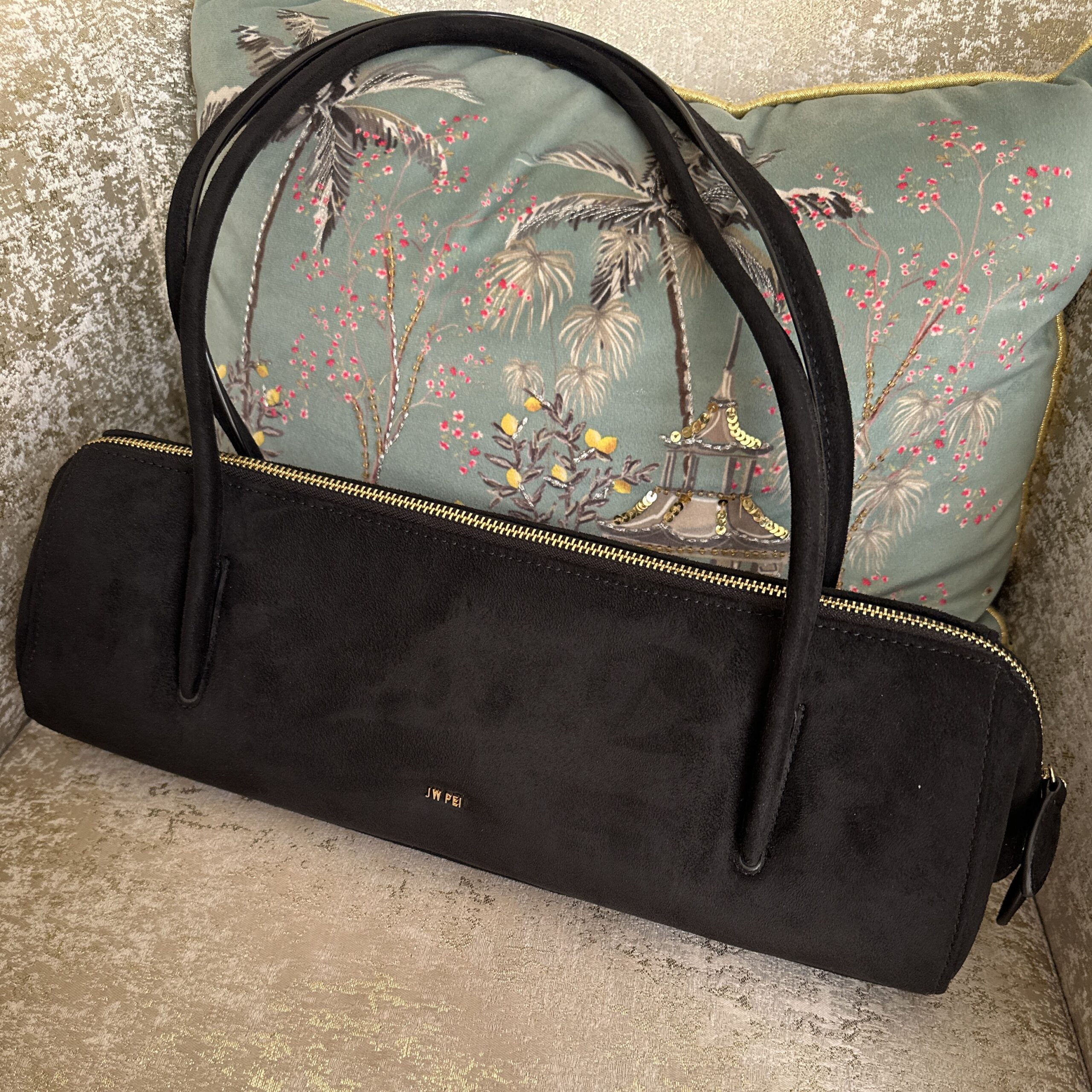 شنطة JW PEI أصلية جديدة لون أسود أنيقة