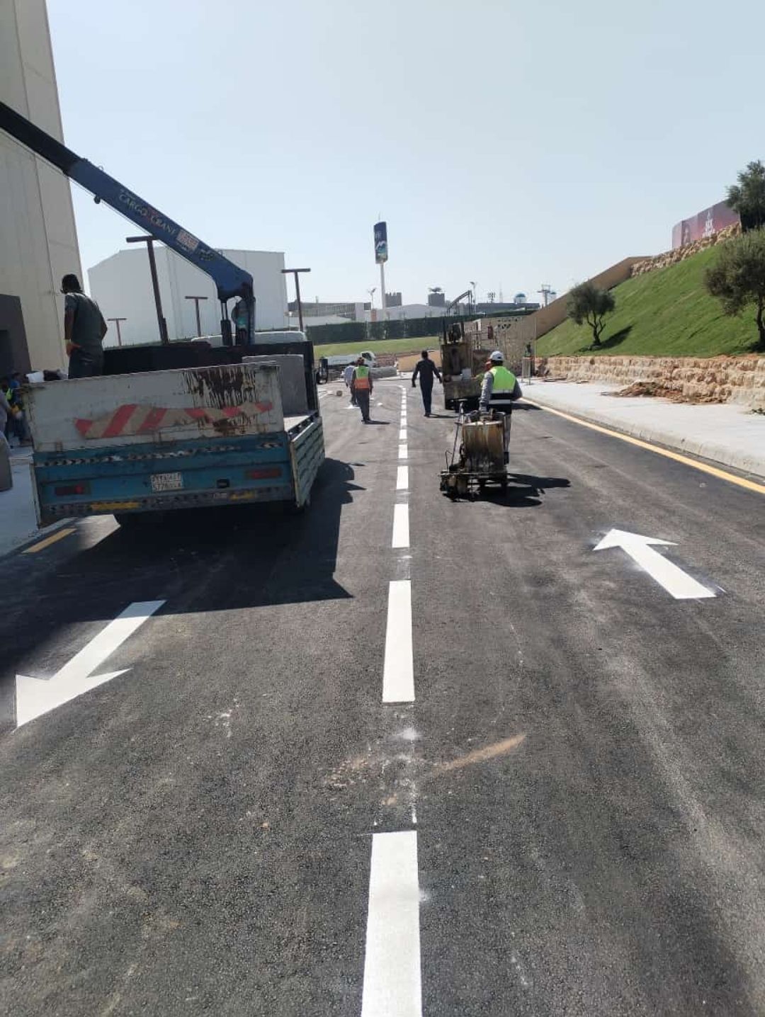 مقاول ومنفذ جميع أعمال الاسفلت وتخطيط الشوارع والب