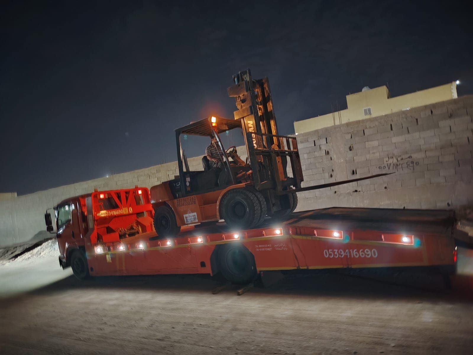 سيزر لفت 8متر للايجار سيزرات لفت كهرباء للايجار بج